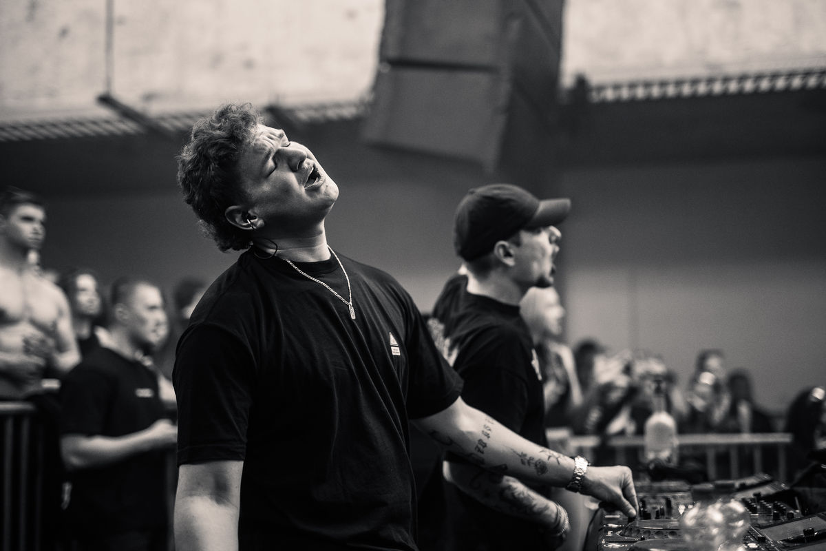 Loading... just a sec